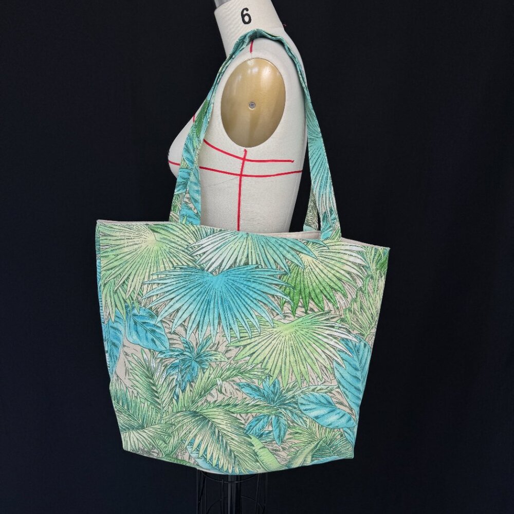 99% new Hawaiian style tote bag